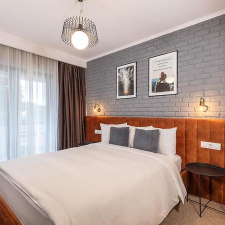 Upperhouse Suites & More Braşov Exterior foto