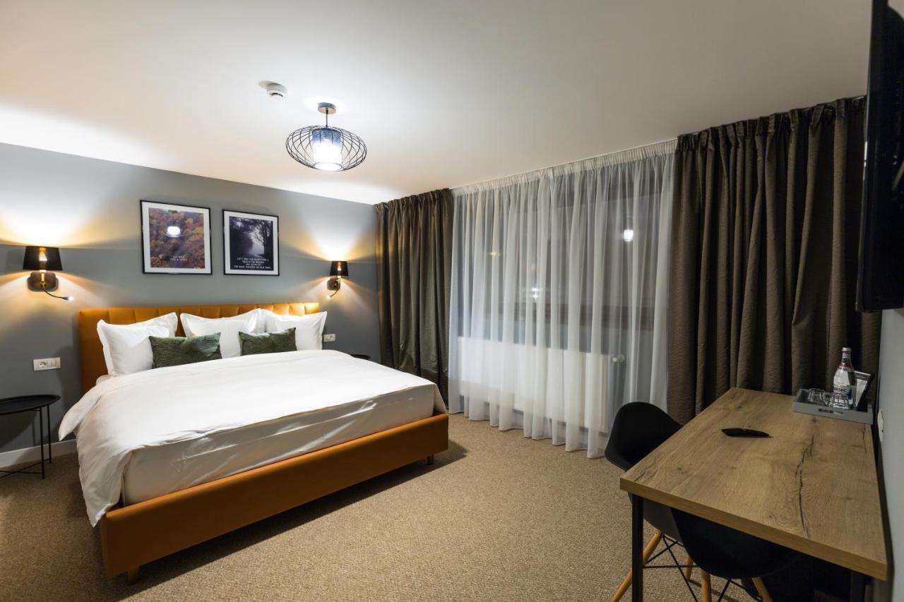 Upperhouse Suites & More Braşov Exterior foto