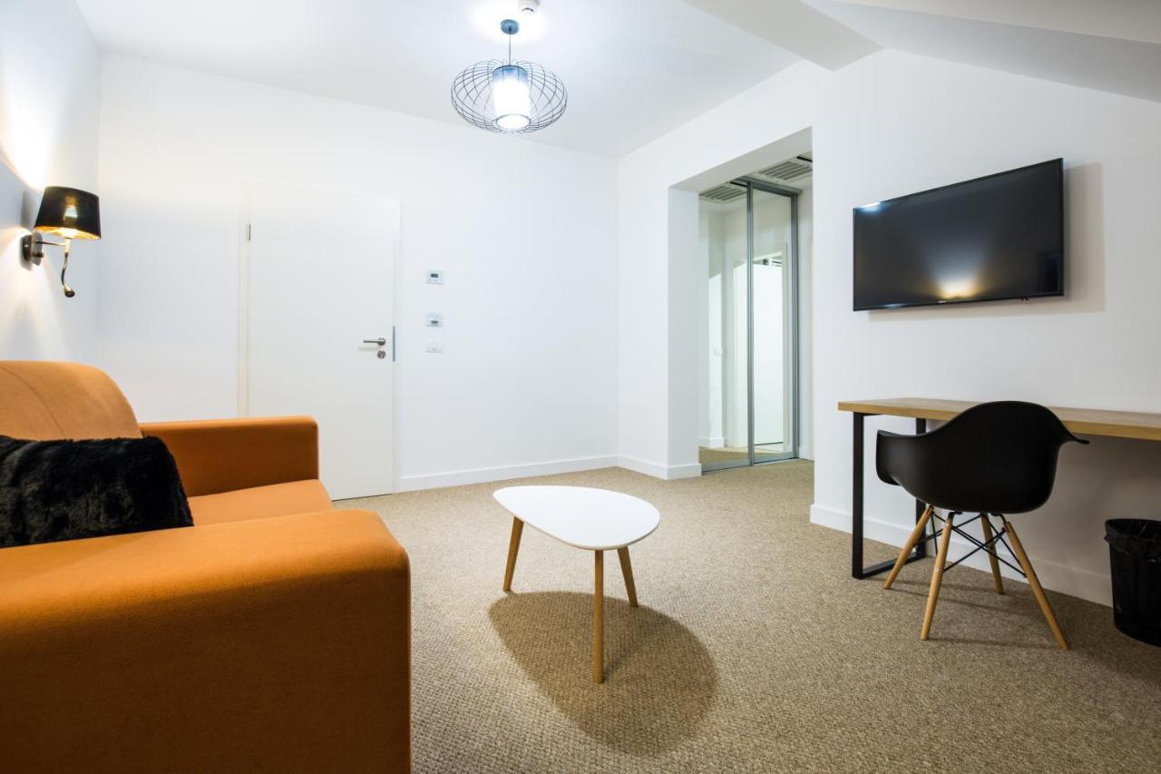 Upperhouse Suites & More Braşov Exterior foto
