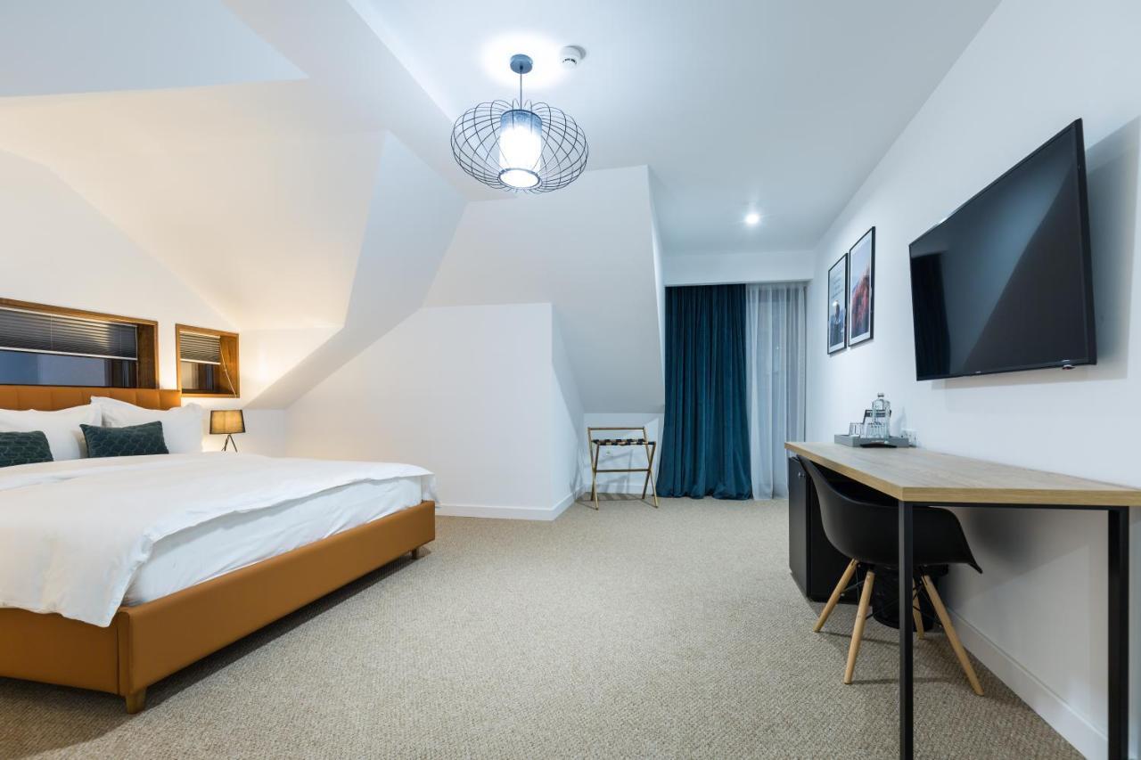 Upperhouse Suites & More Braşov Exterior foto