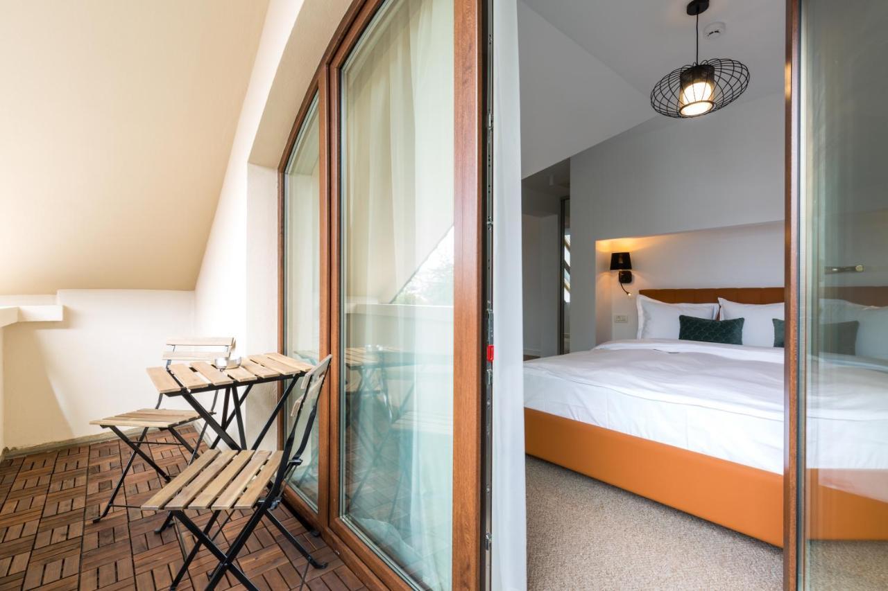 Upperhouse Suites & More Braşov Exterior foto